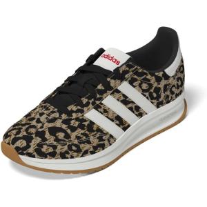 adidas Women’s Run 72 Sneaker(Magic Beige/Off White/Black)