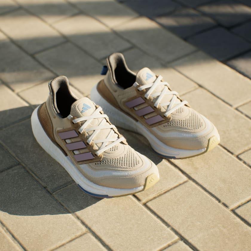 imageadidas Womens Ultraboost 23 SneakerCrystal SandPreloved FigBlue Burst