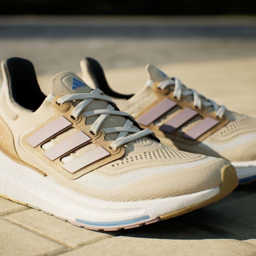 imageadidas Womens Ultraboost 23 SneakerCrystal SandPreloved FigBlue Burst