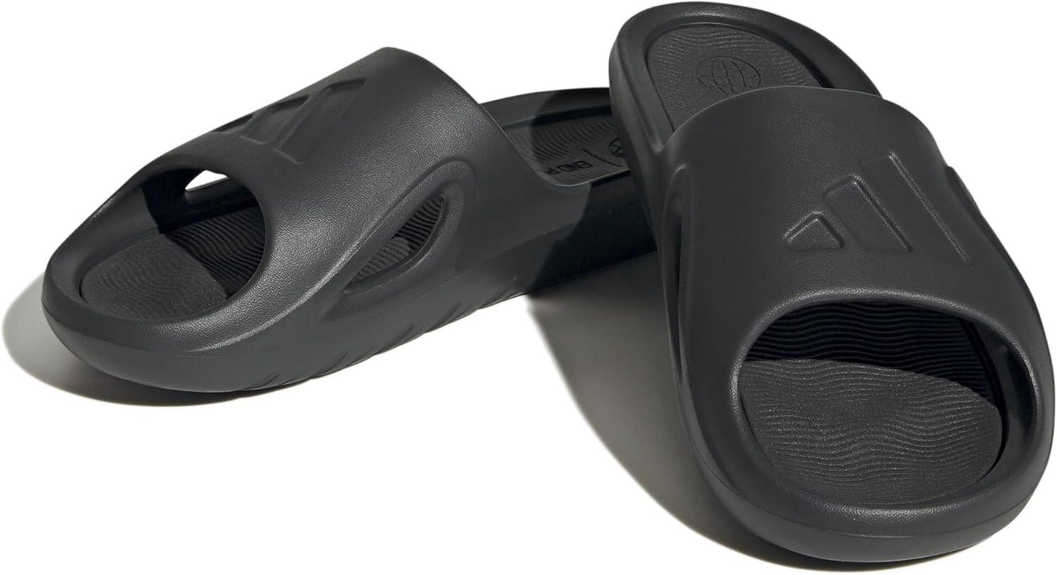 imageadidas unisexadult Adicane SlidesCarbonCarbonBlack