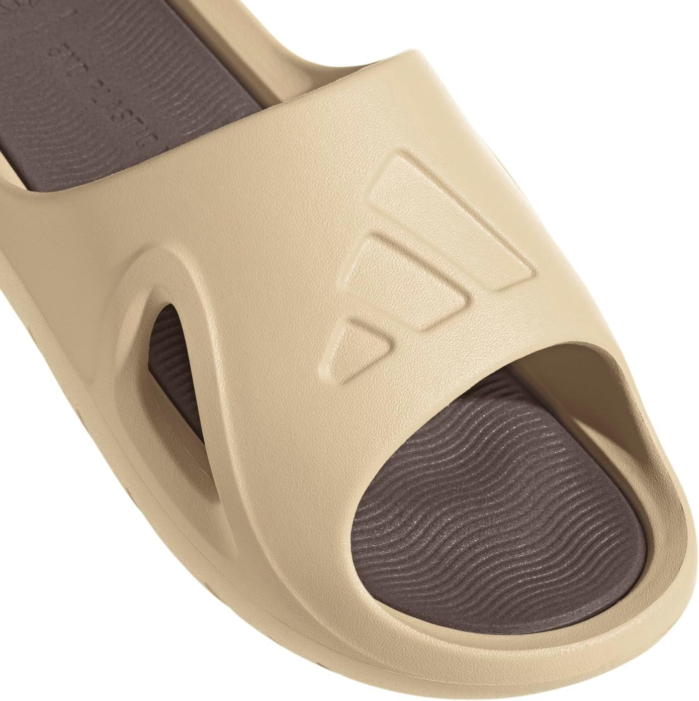 imageadidas unisexadult Adicane SlidesSand StrataSand StrataEarth Strata