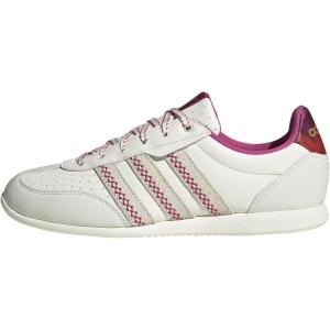 adidas Womens Barreda Low(Off White/Off White/Bahia Magenta)