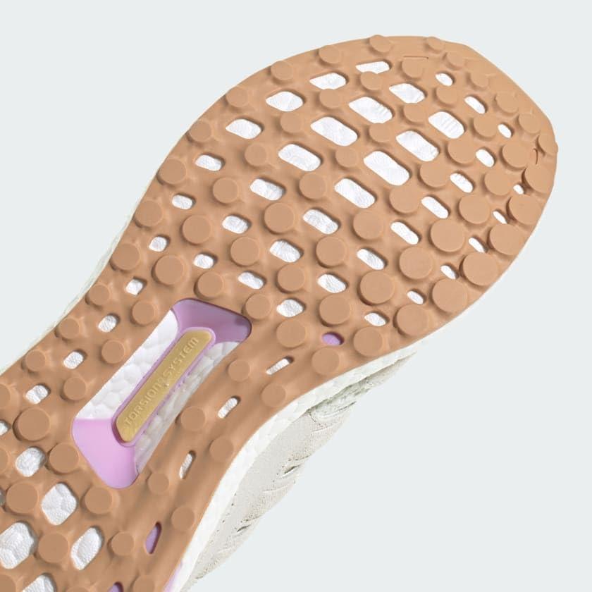 image:imageAdidas Womens Ultraboost 10 DnaSneakerOff WhiteOff WhiteGold Metallic